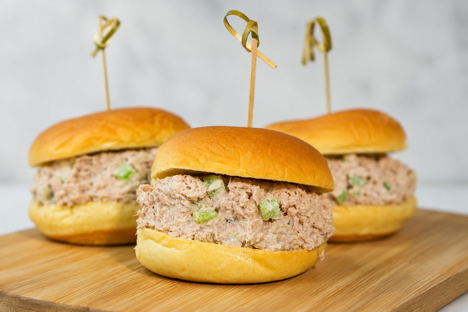 Tuna sandwich (1 piece)